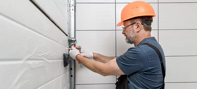 Garage Door Repair in Crestview